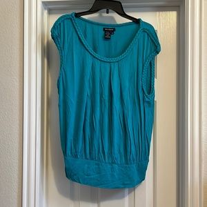 Woman’s Max Edition aqua blue top, Size XL